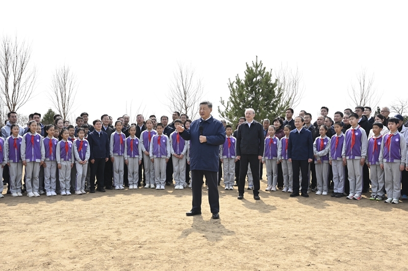 习近平在参加首都义务植树活动时强调：为山川大地增添锦绣 让中国式现代化...